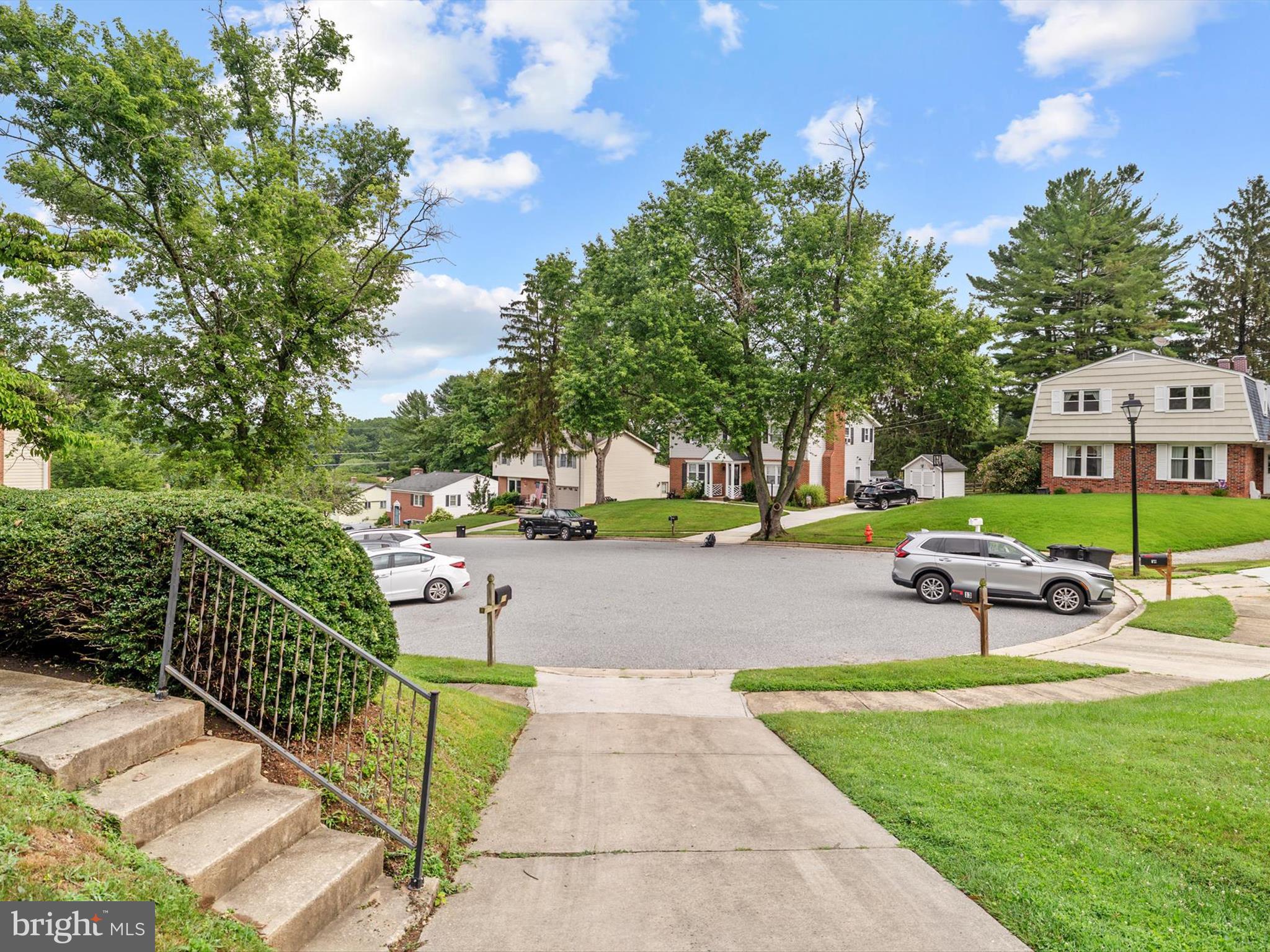 11 GATESPRING COURT