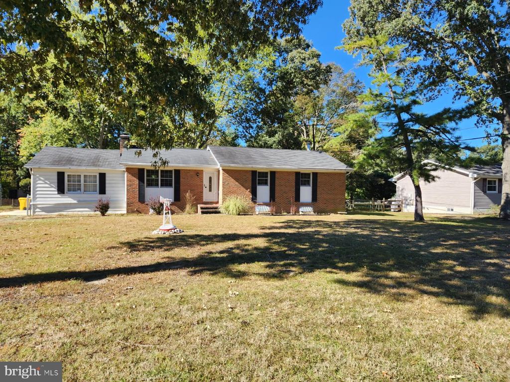 Photo of 216 Hickory Point Road, PASADENA, MD 21122 (MLS # MDAA2129328)