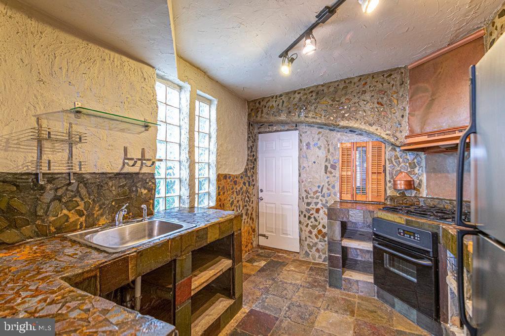 1151 S CLEVELAND STREET