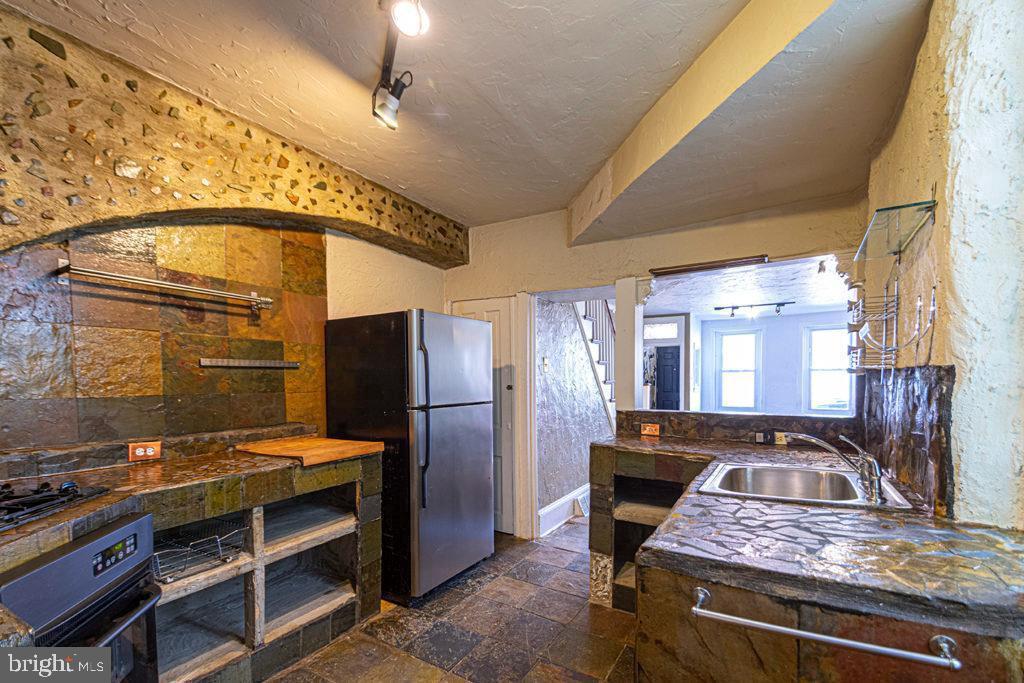 POINT BREEZE - Residential