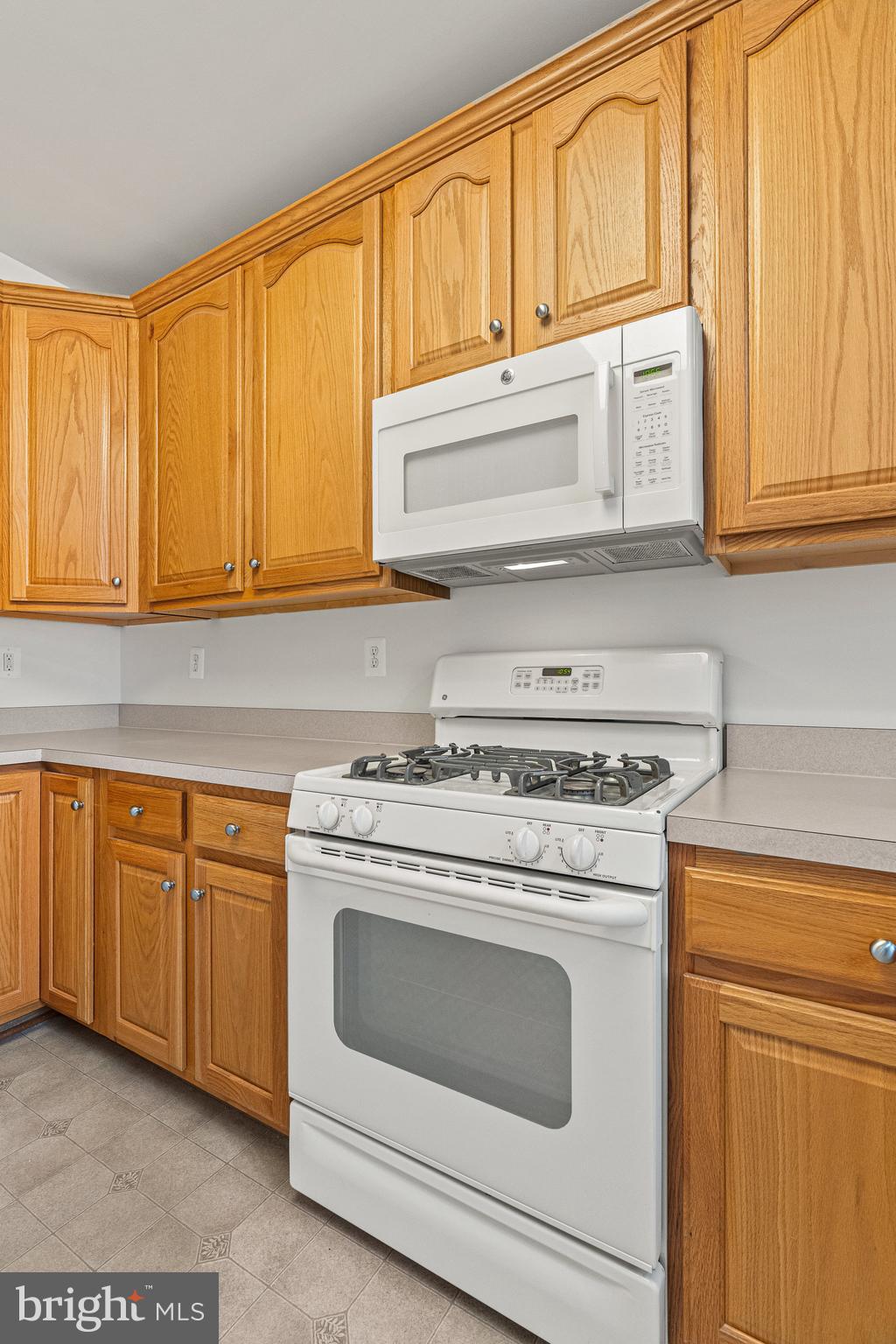 TOWNES AT COMPTON FARM - Residential