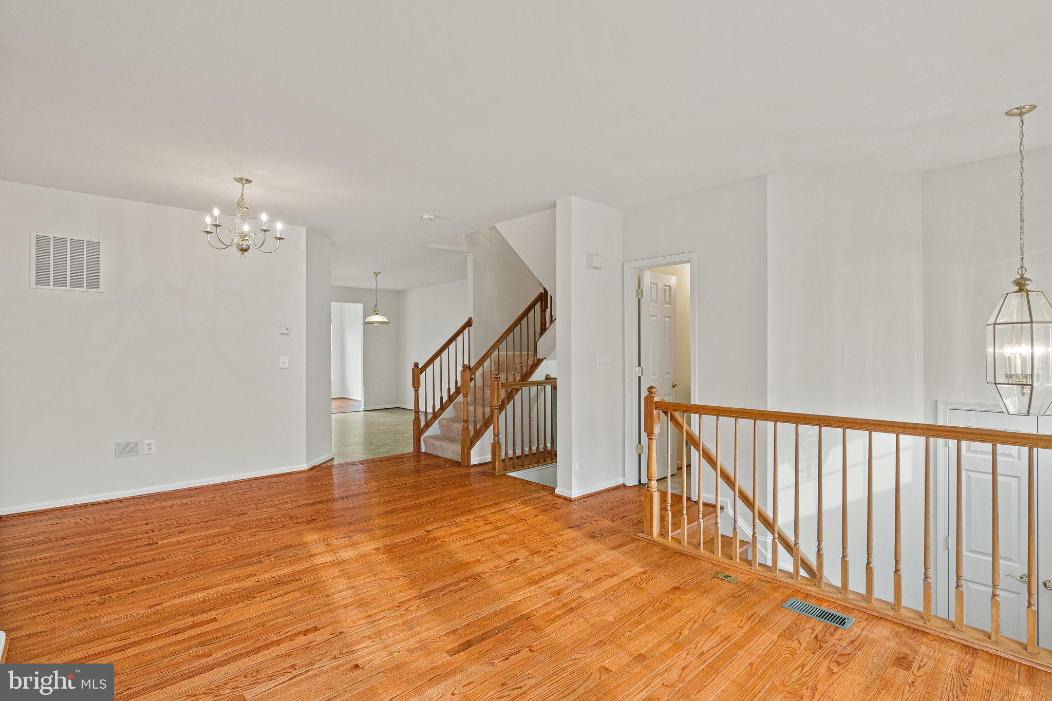 TOWNES AT COMPTON FARM - Residential