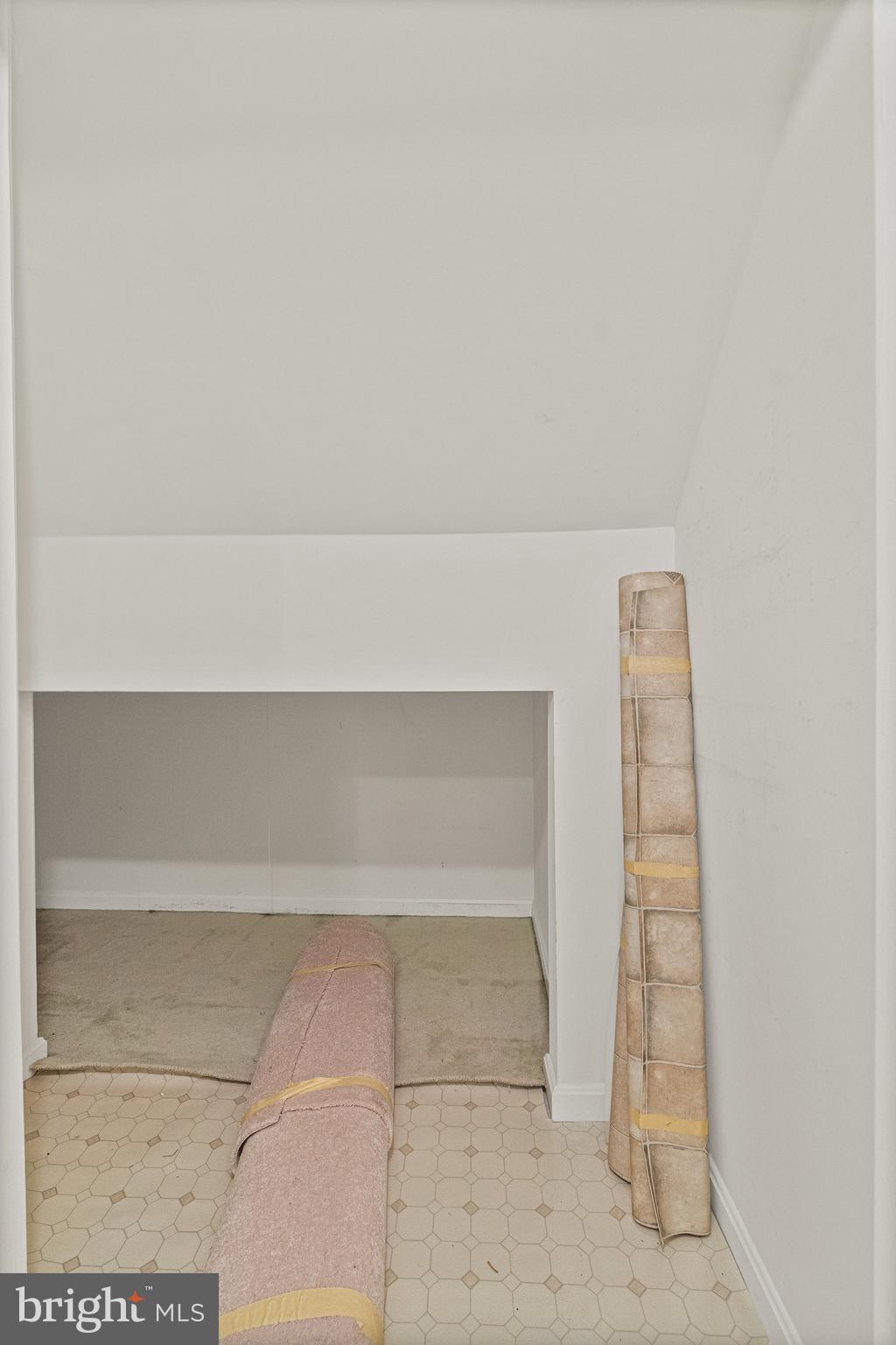 TOWNES AT COMPTON FARM - Residential