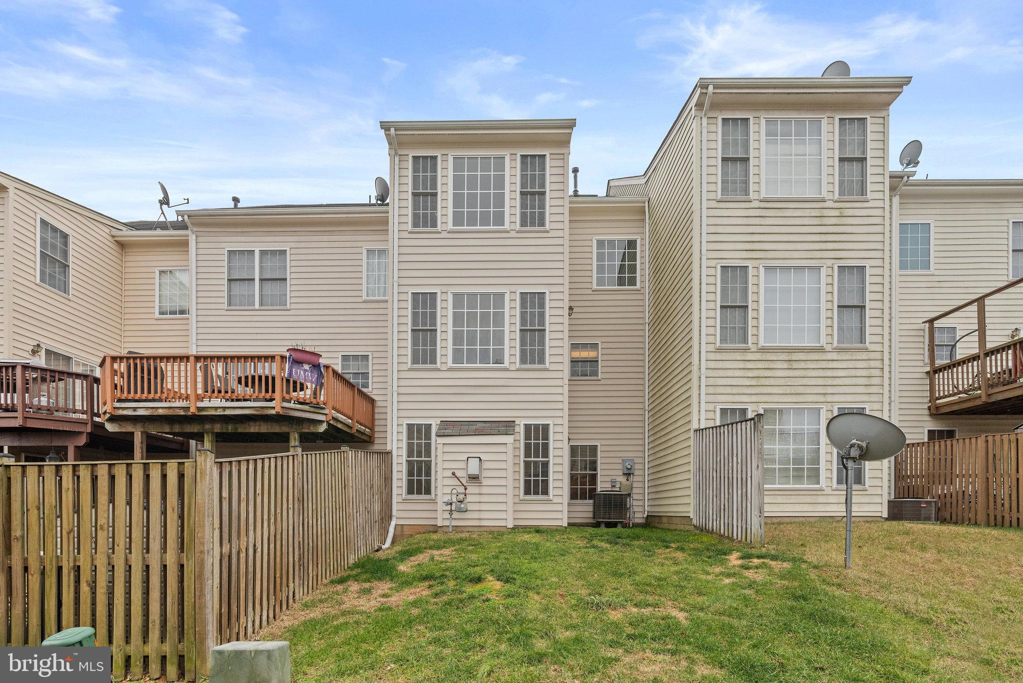 TOWNES AT COMPTON FARM - Residential