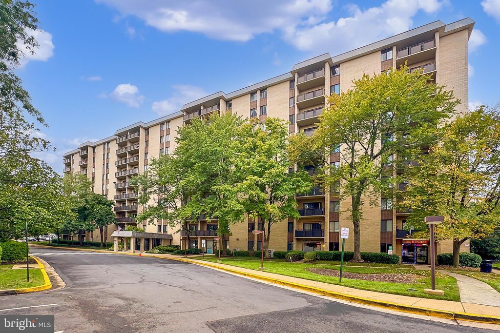 Photo of 3100 S Manchester Street #T16, FALLS CHURCH, VA 22044 (MLS # VAFX2289944)