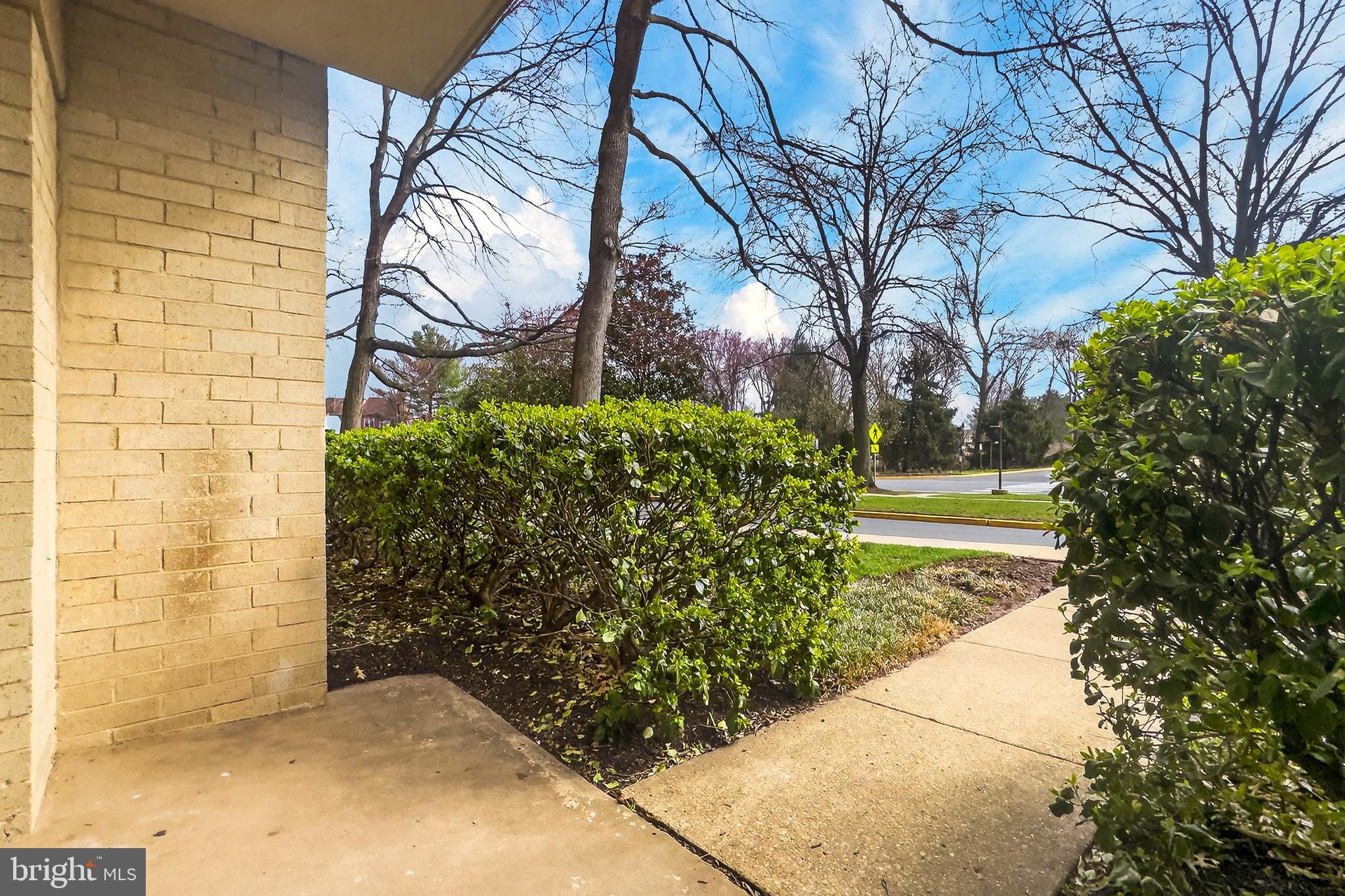 WOODLAKE TOWERS - Residential