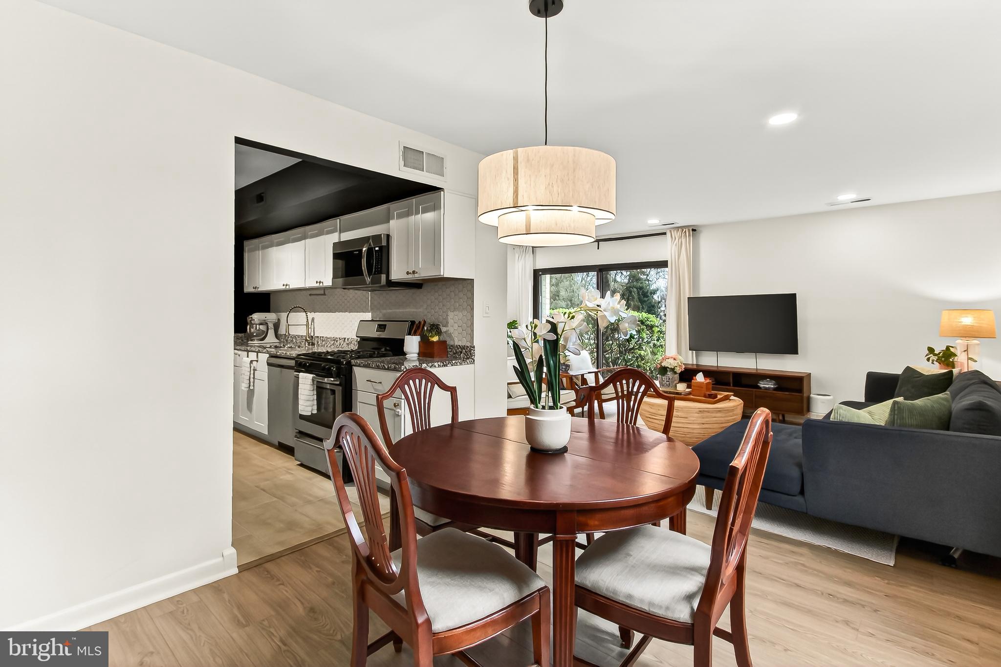 WOODLAKE TOWERS - Residential