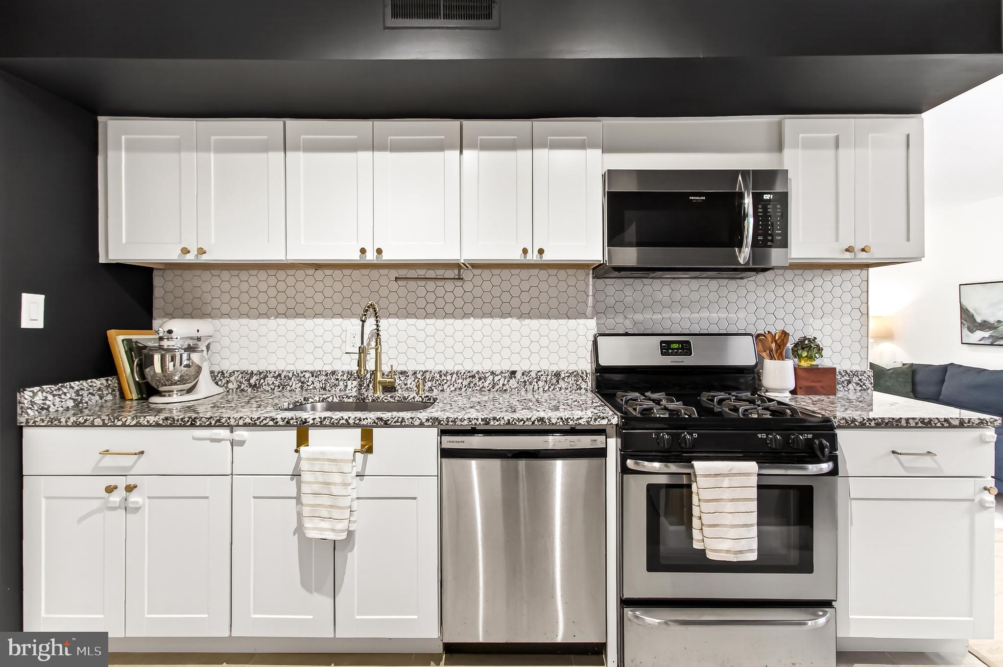 WOODLAKE TOWERS - Residential