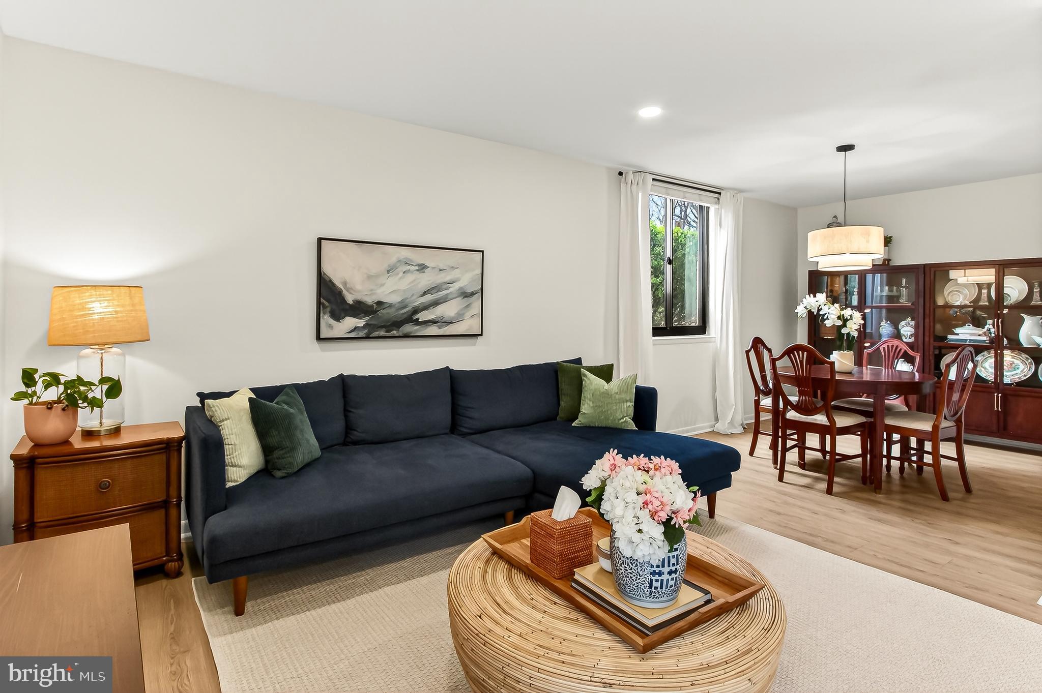 WOODLAKE TOWERS - Residential