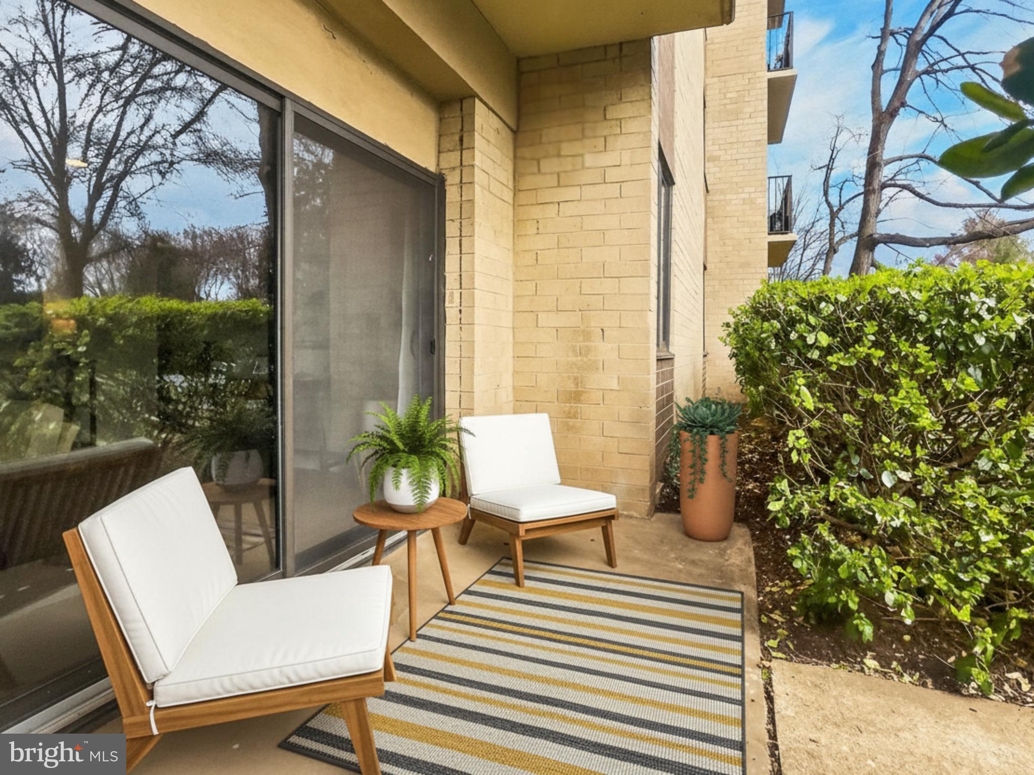 WOODLAKE TOWERS - Residential