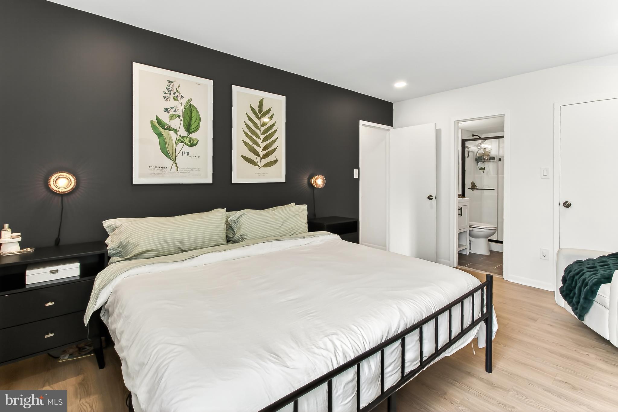 WOODLAKE TOWERS - Residential