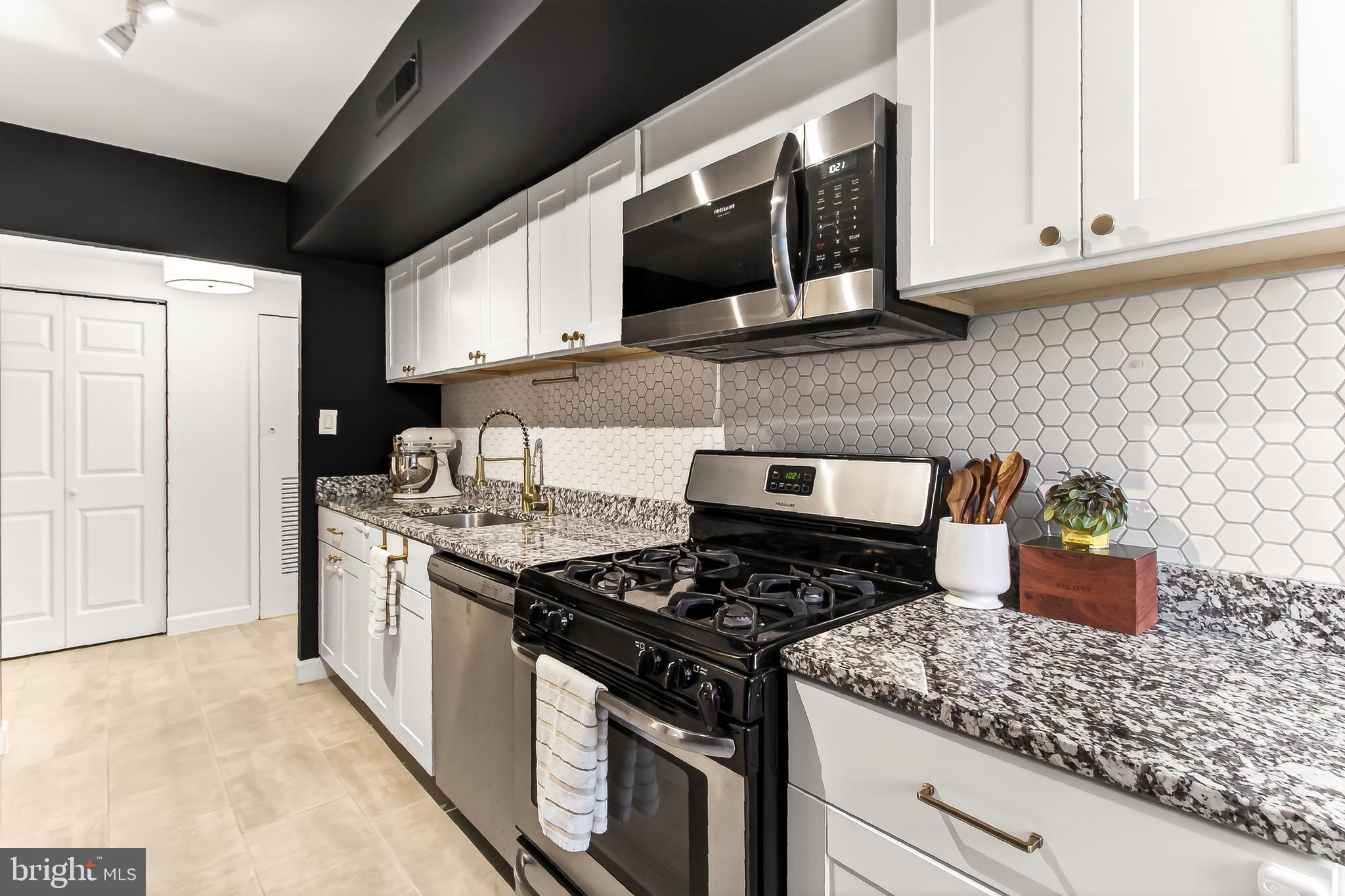 WOODLAKE TOWERS - Residential