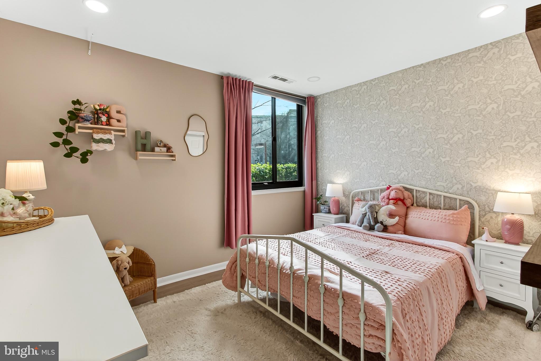 WOODLAKE TOWERS - Residential