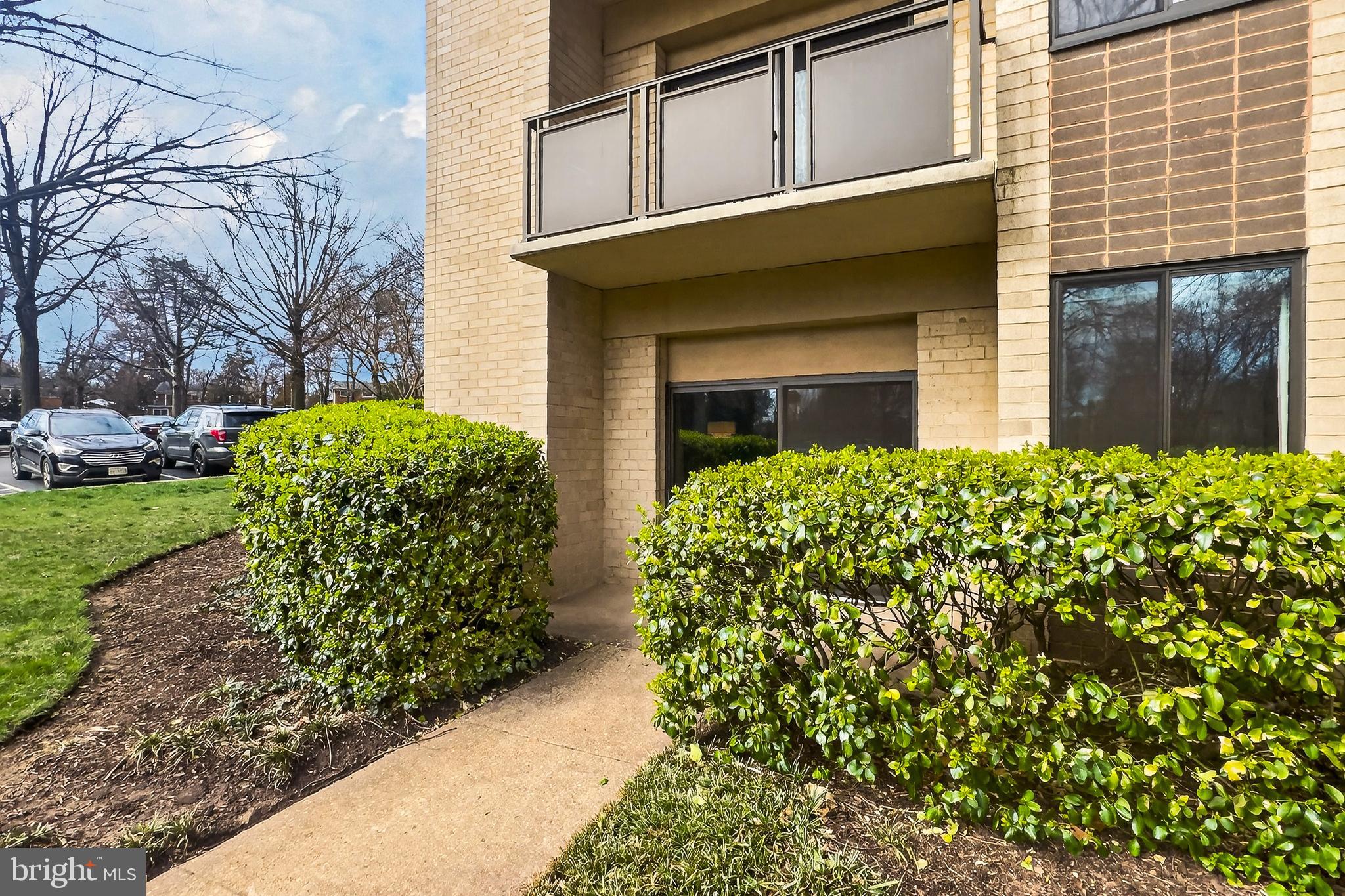 WOODLAKE TOWERS - Residential