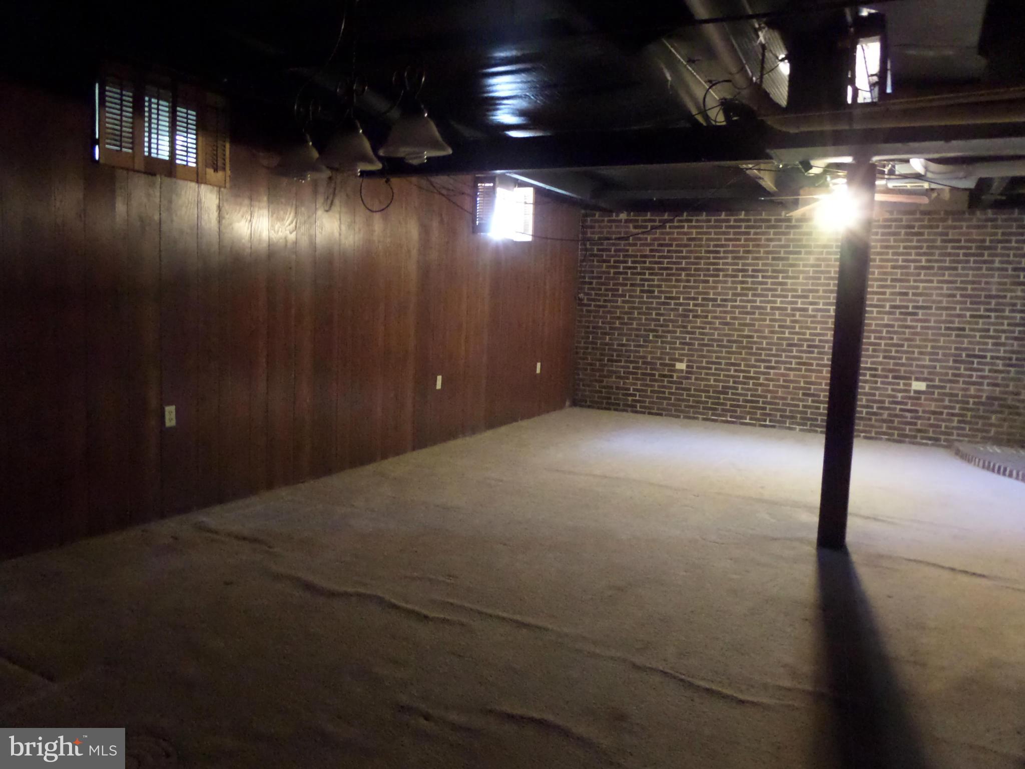 LOCUST HILL - Residential