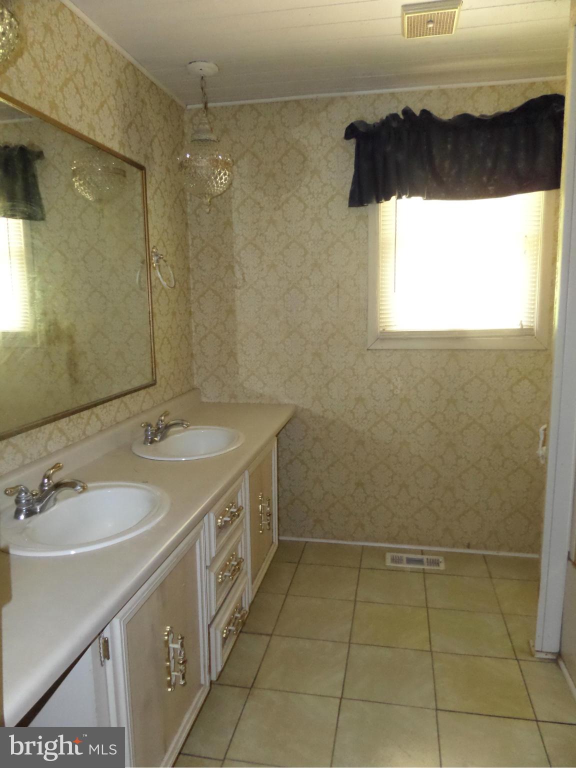 LOCUST HILL - Residential