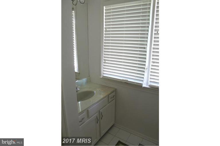 MOSBY SQUARE - Residential Lease