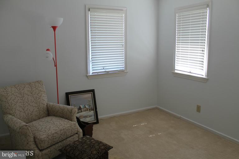 MOSBY SQUARE - Residential Lease