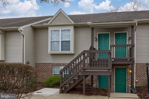 Photo of 15 Westpointe Drive, EPHRATA, PA 17522 (MLS # PALA2066152)