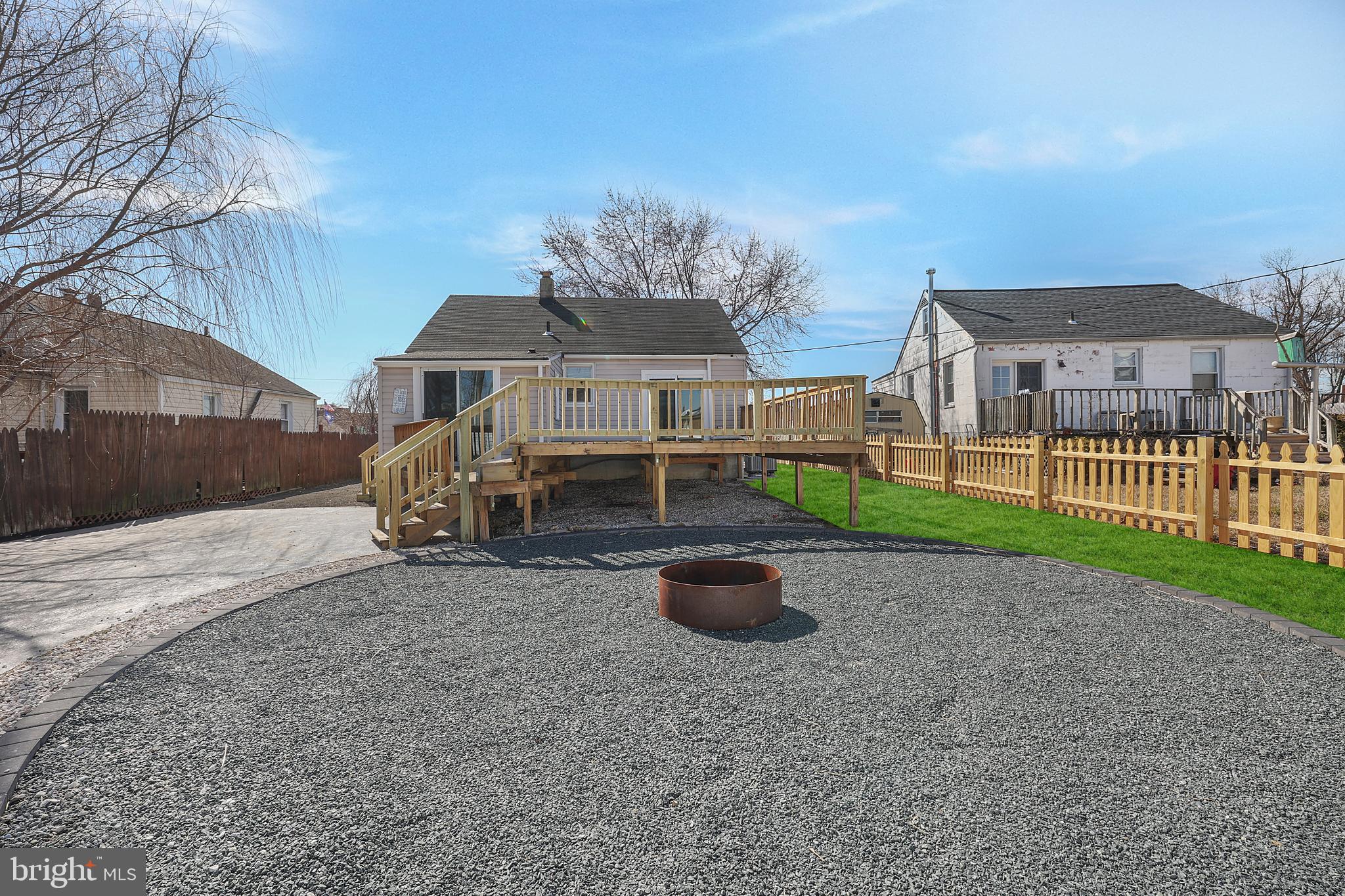 GRAY MANOR - Residential