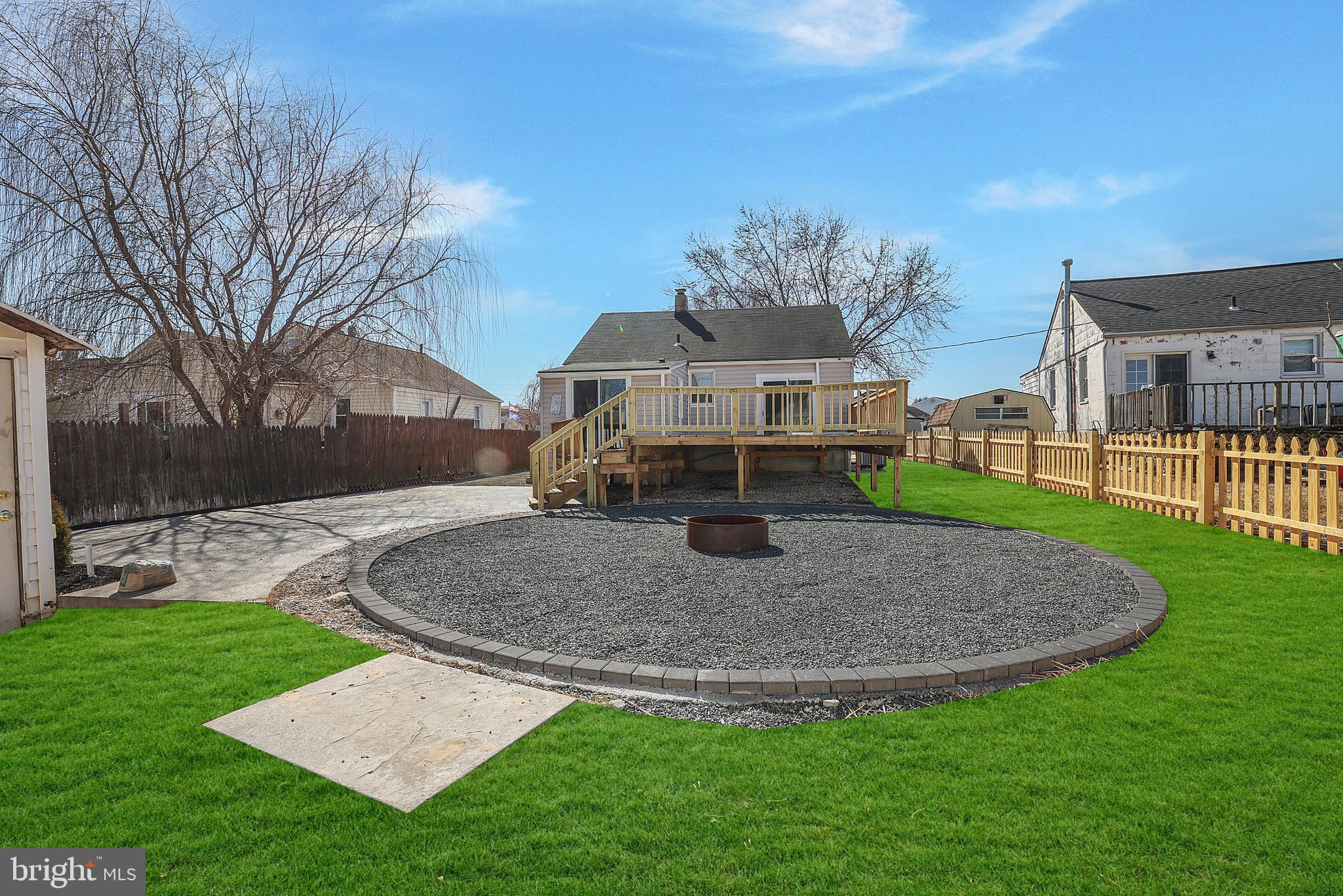 GRAY MANOR - Residential