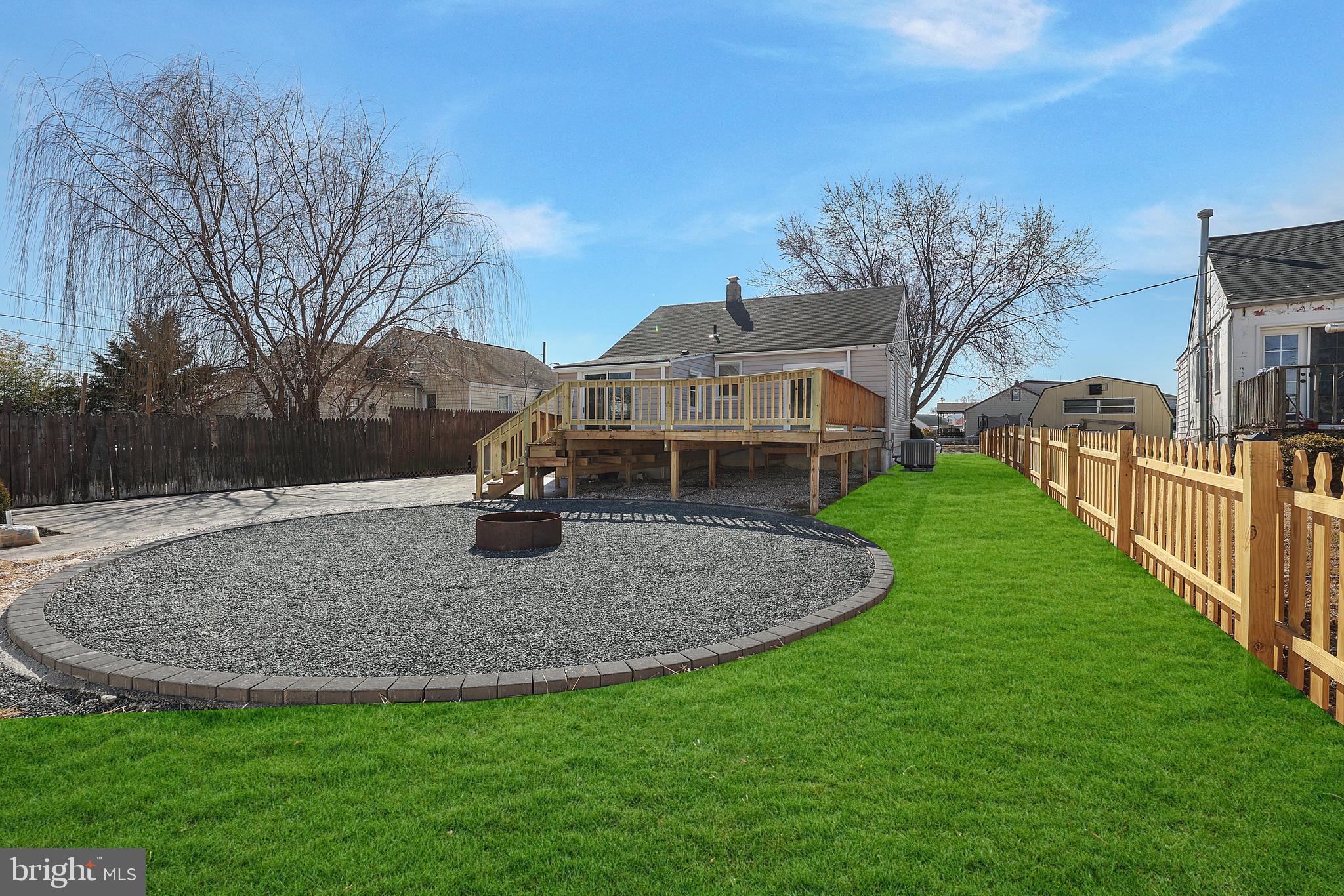 GRAY MANOR - Residential