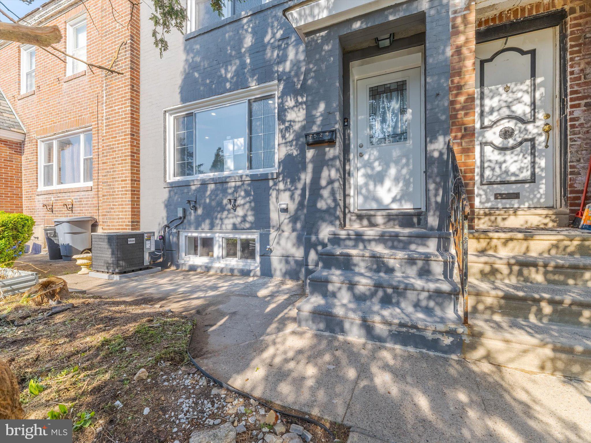 WEST OAK LANE - Residential