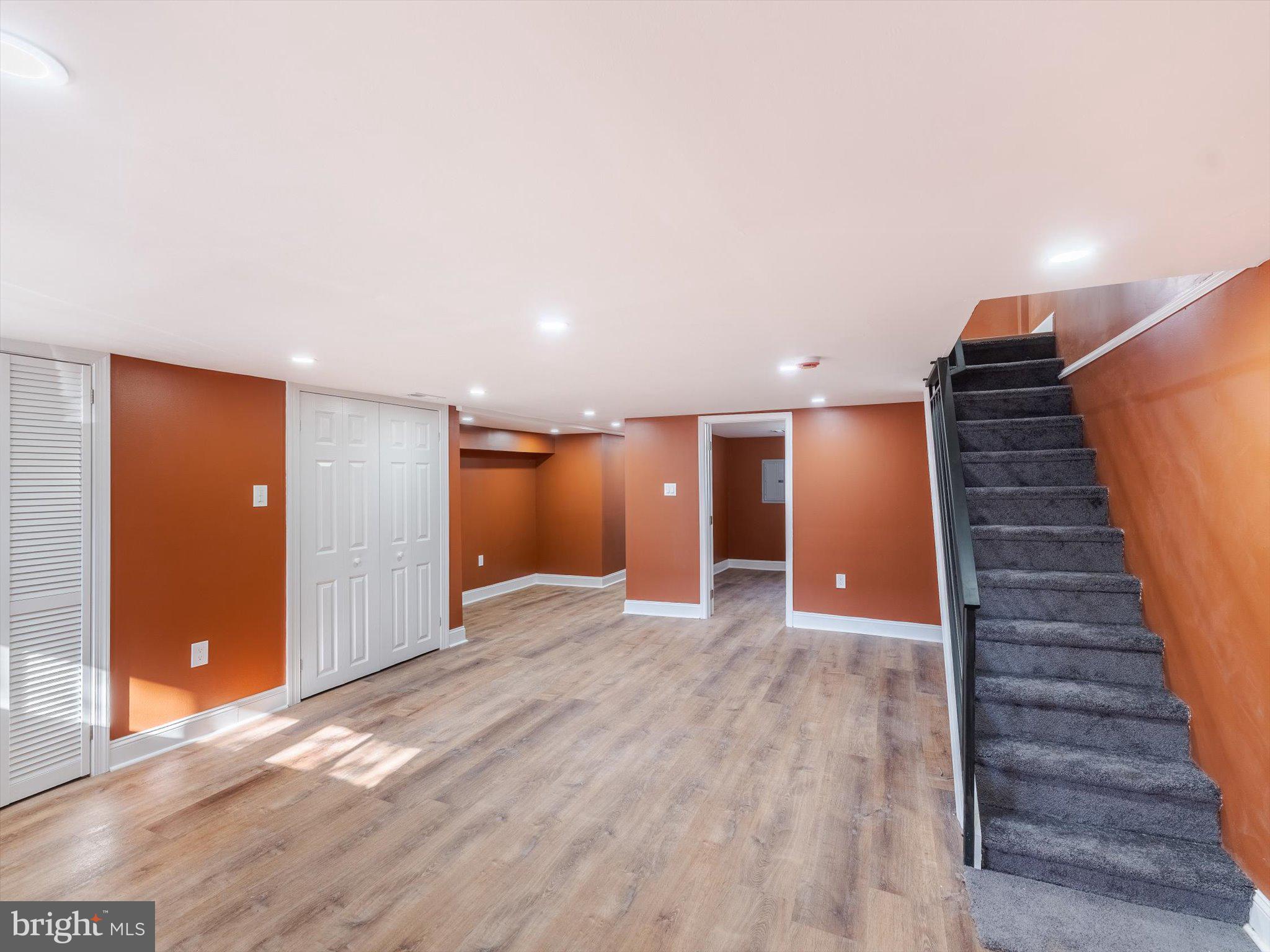 WEST OAK LANE - Residential