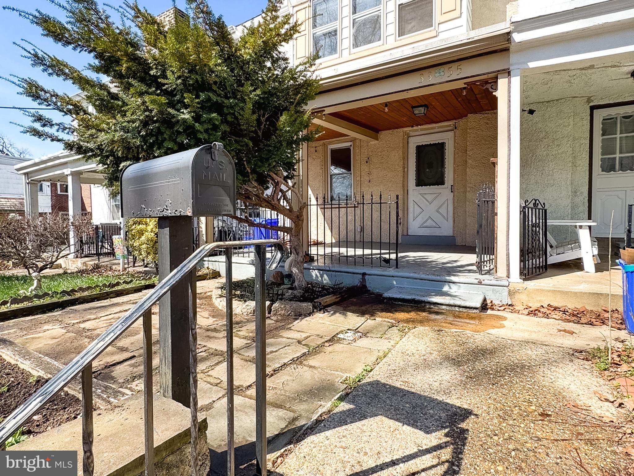 EAST FALLS - Residential