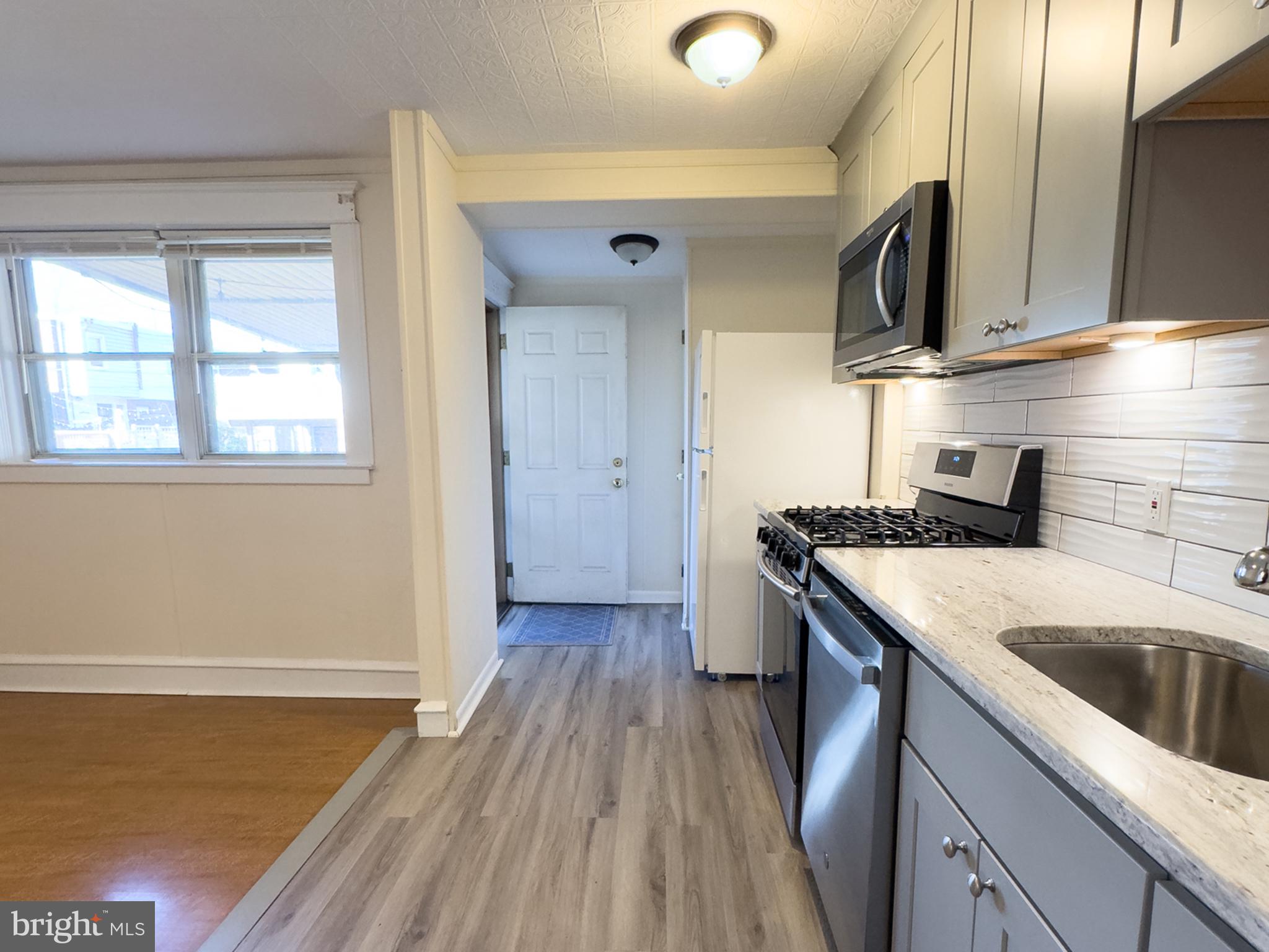 EAST FALLS - Residential