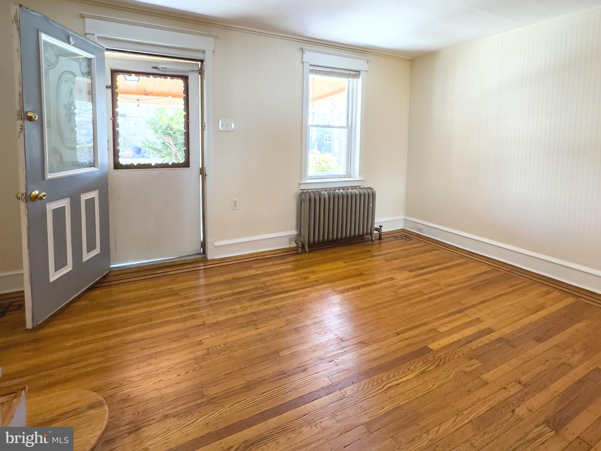 EAST FALLS - Residential