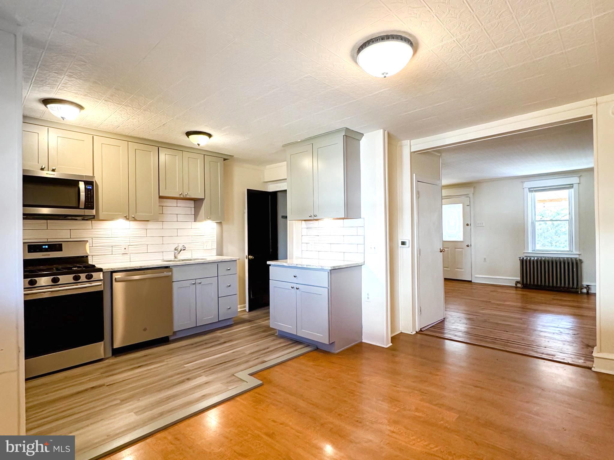EAST FALLS - Residential