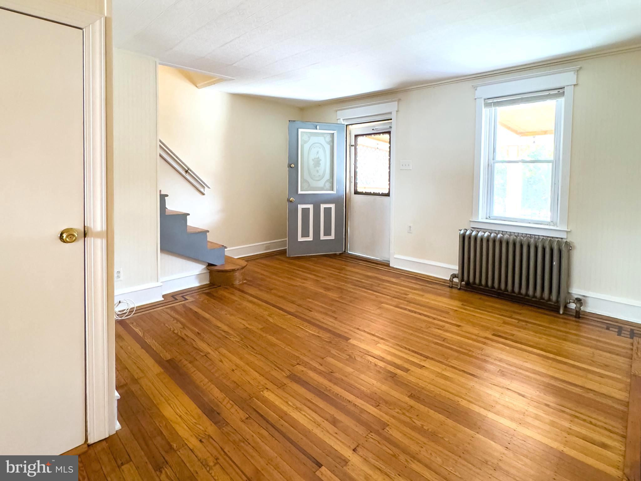 EAST FALLS - Residential