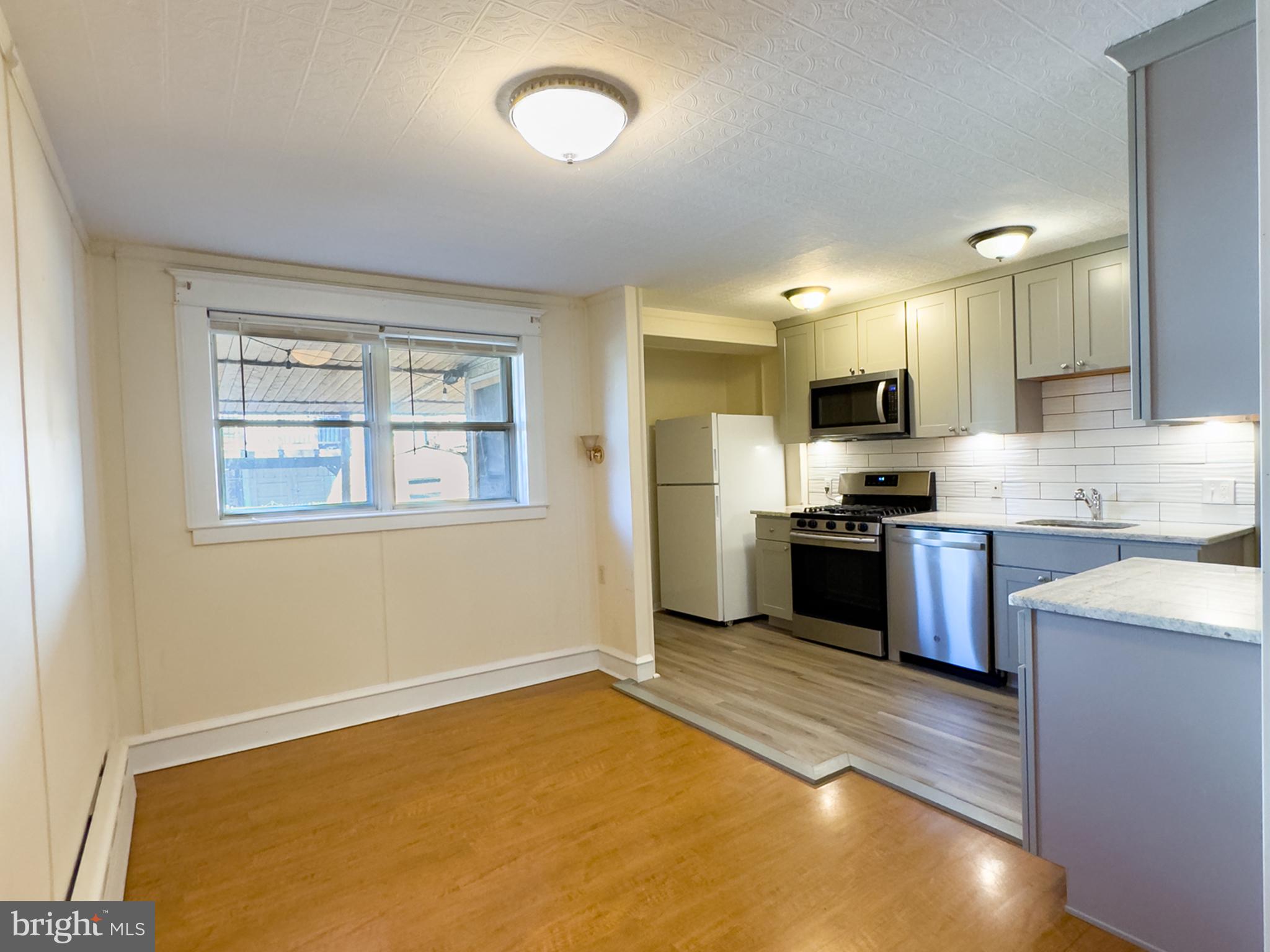 EAST FALLS - Residential