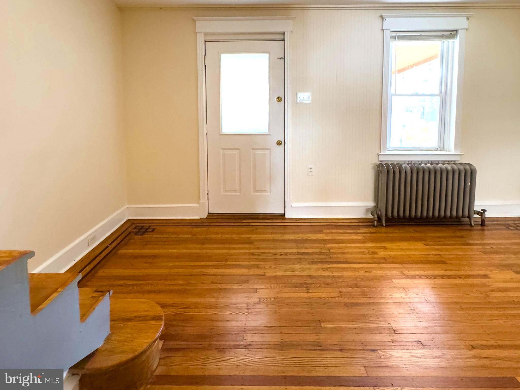 EAST FALLS - Residential