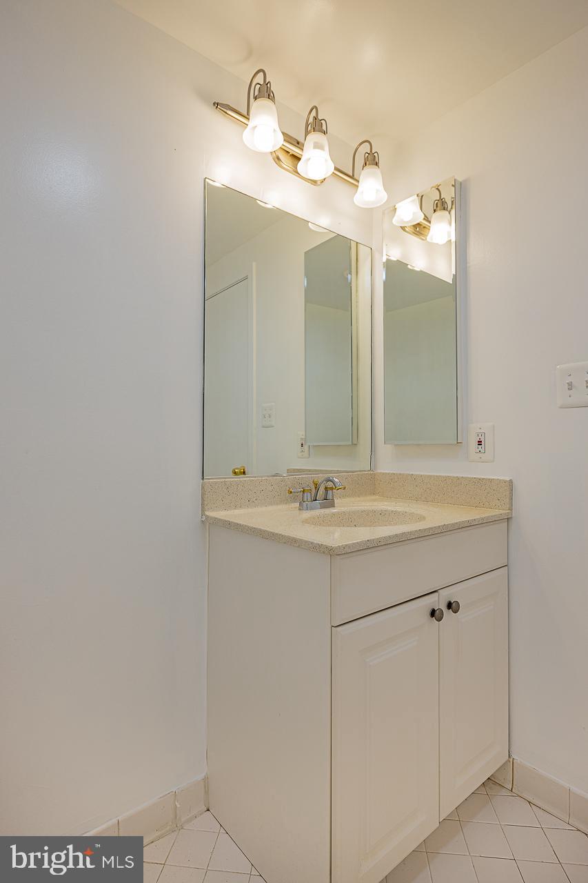 THE LOFTS - Residential Lease