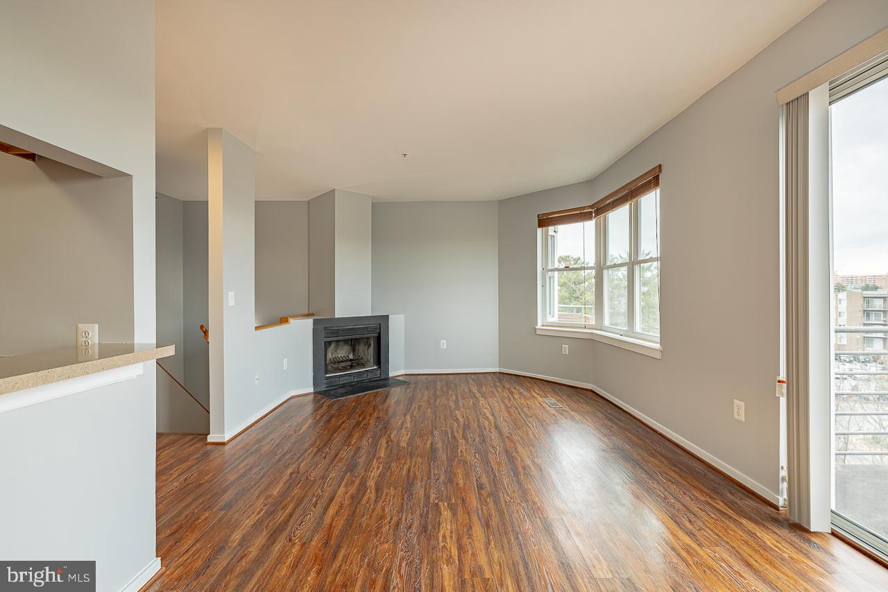 THE LOFTS - Residential Lease