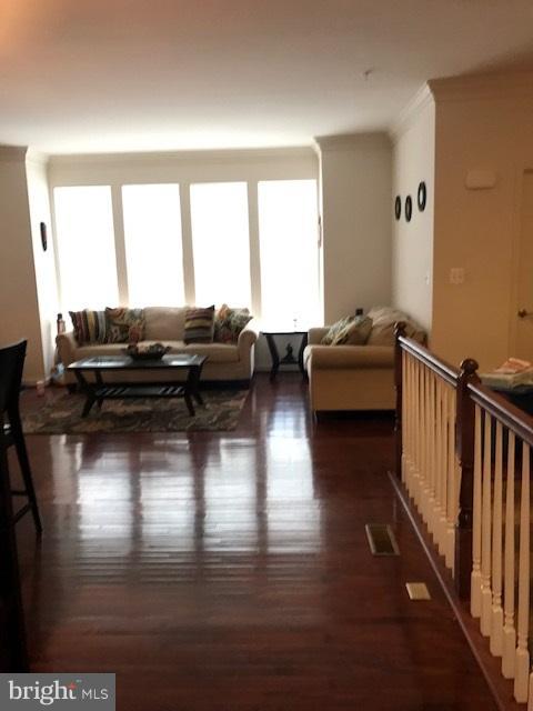 CREEKSTONE VILLAGE - Residential Lease