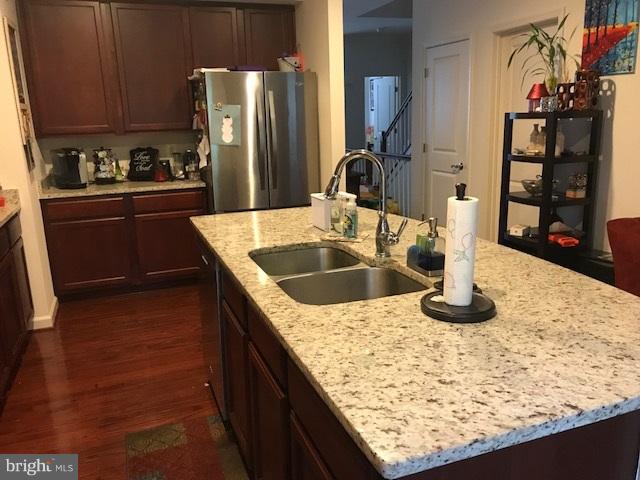 CREEKSTONE VILLAGE - Residential Lease