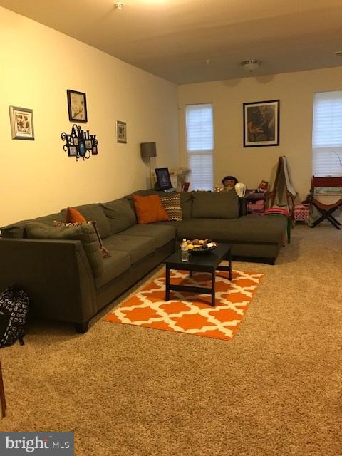 CREEKSTONE VILLAGE - Residential Lease