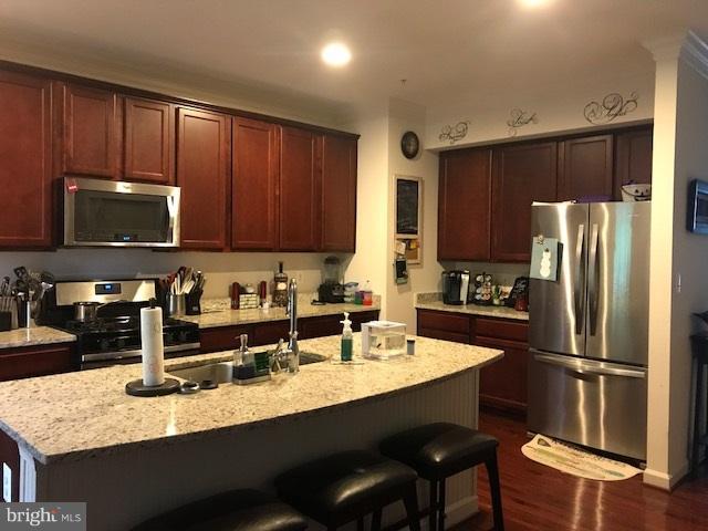 CREEKSTONE VILLAGE - Residential Lease