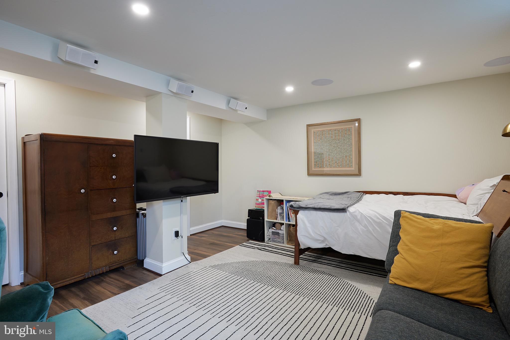 HOLLYWOOD - Residential