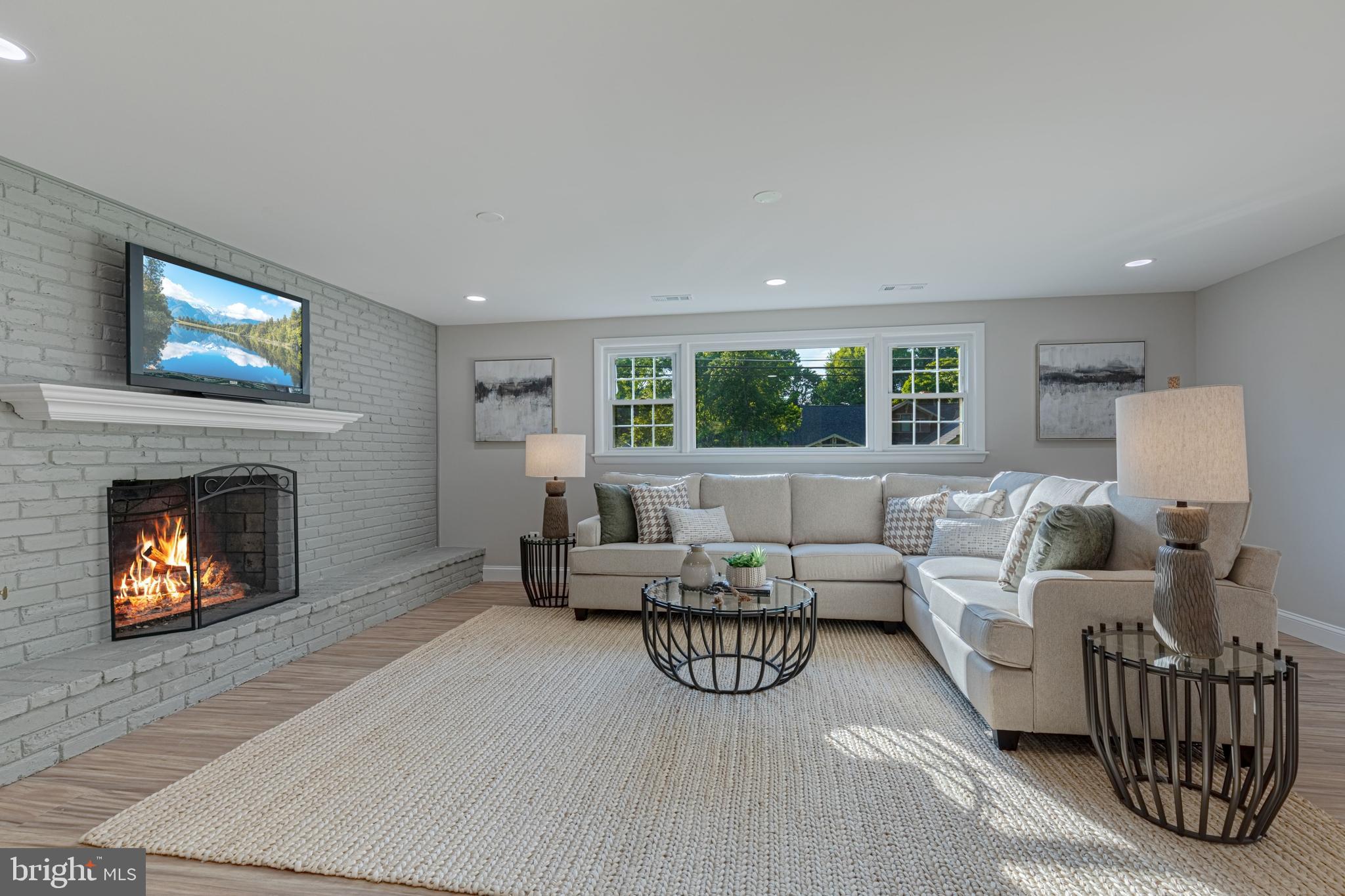 LINNCREST - Residential