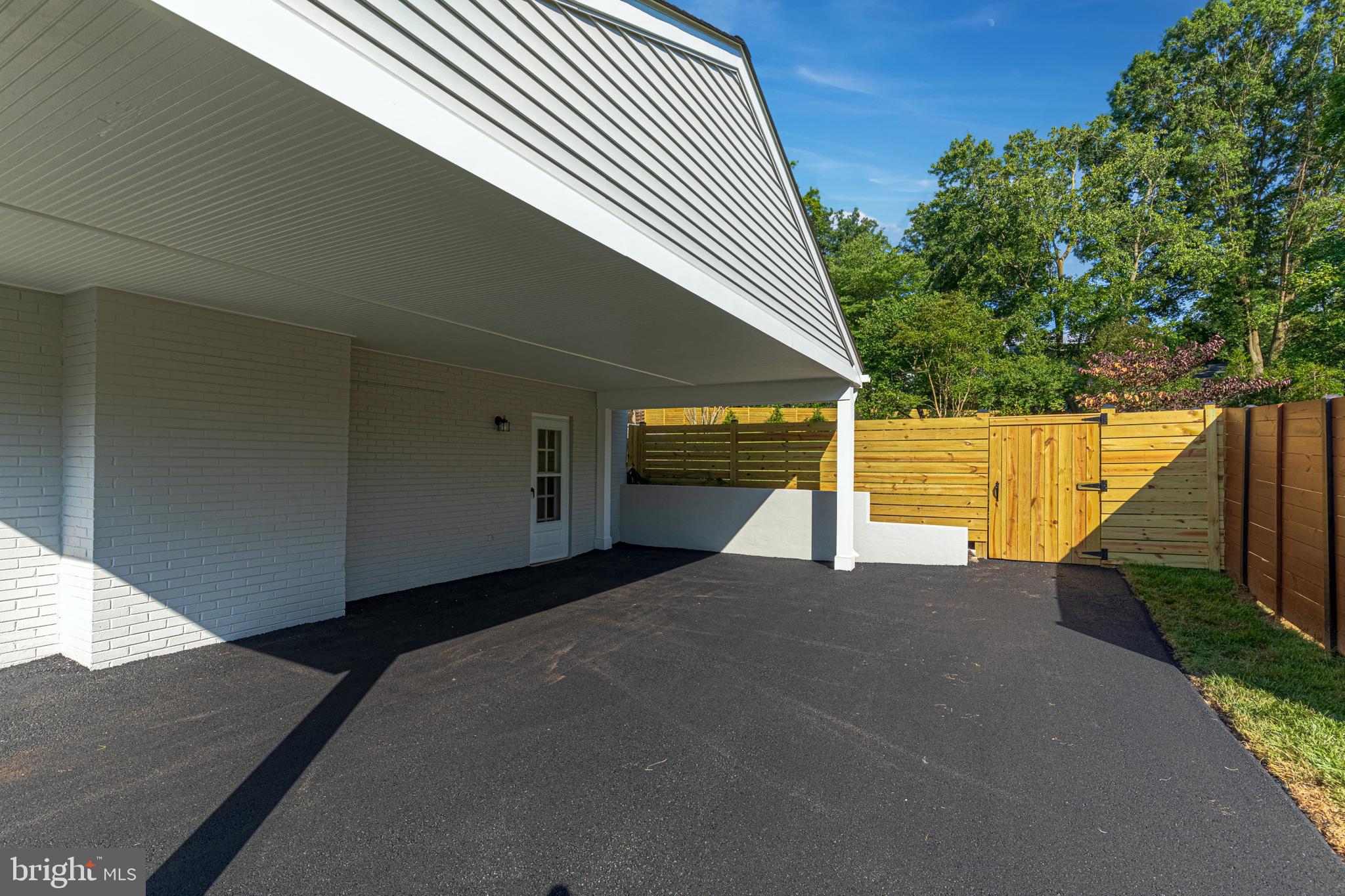 LINNCREST - Residential