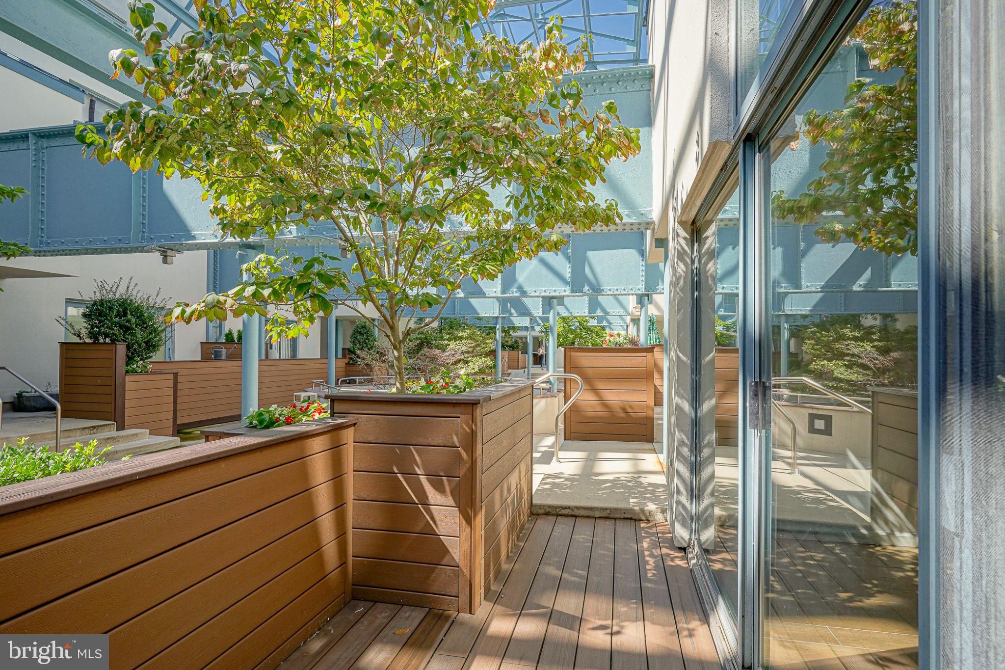 3 N COLUMBUS BOULEVARD PL219
