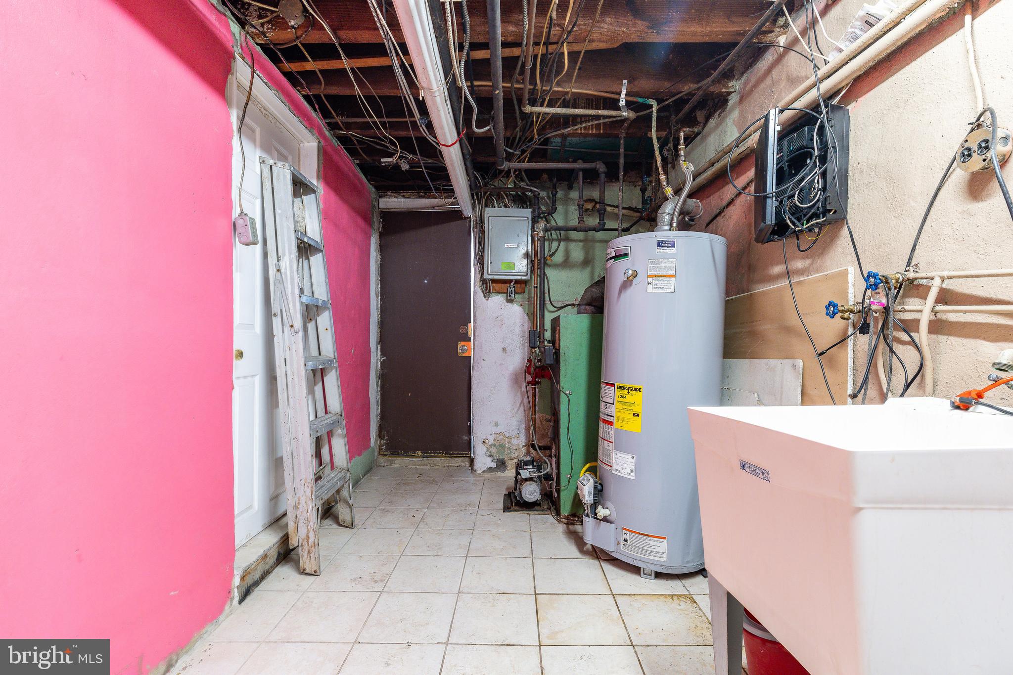 OXFORD CIRCLE - Residential