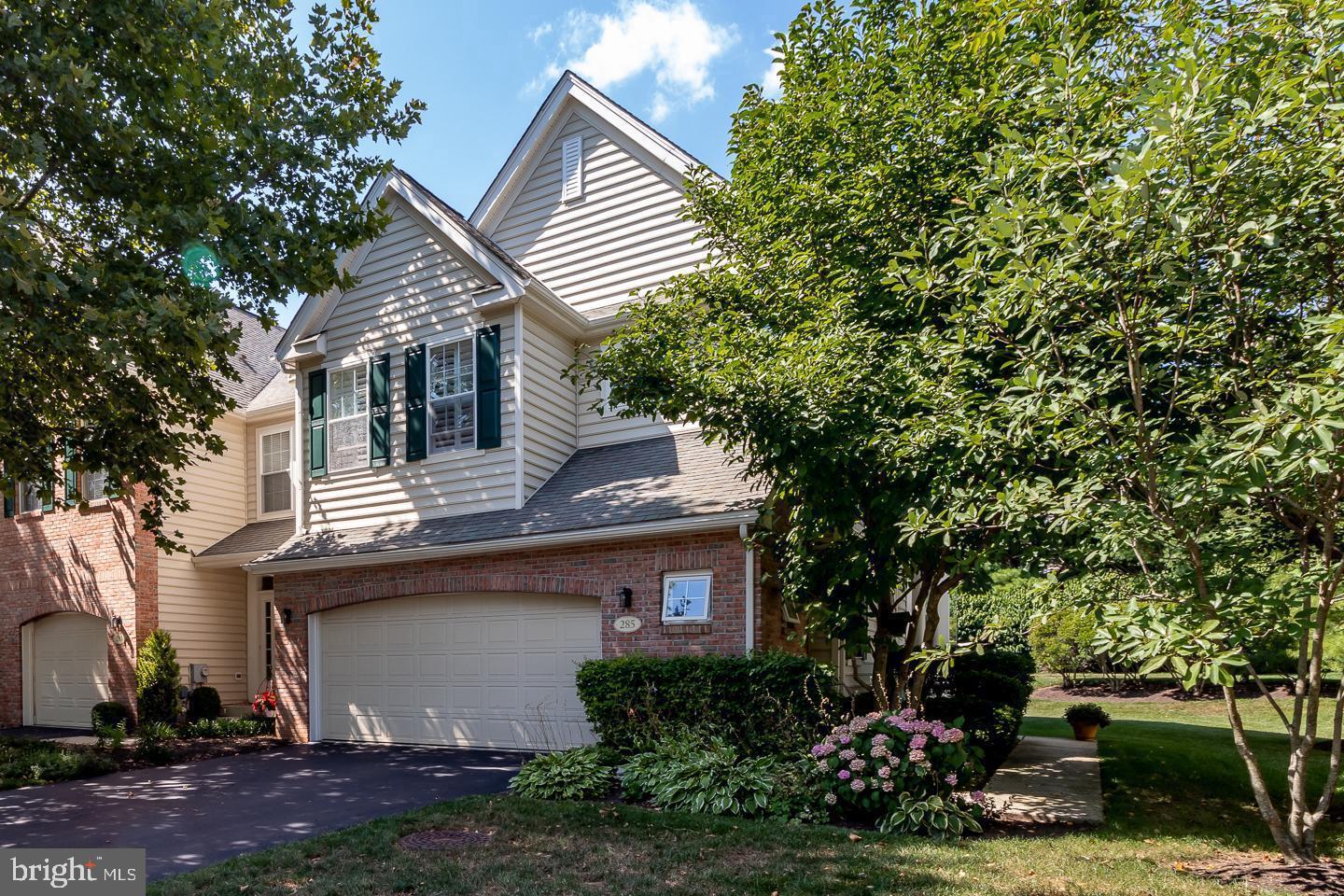 285 CHERRY LANE