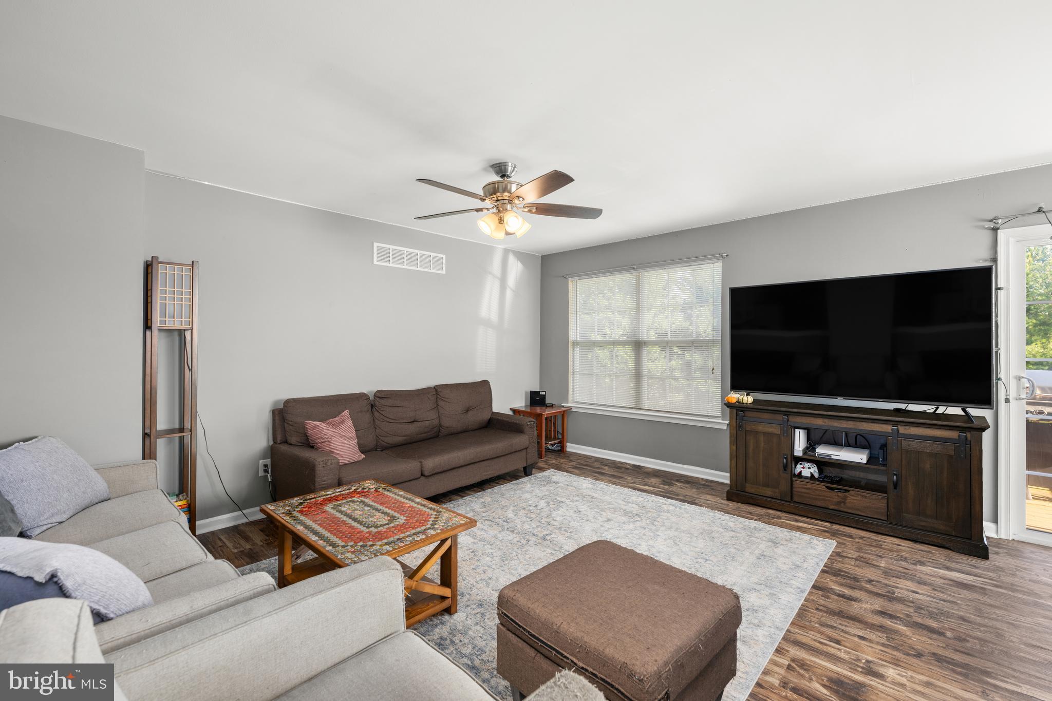 351 PARADEE DRIVE