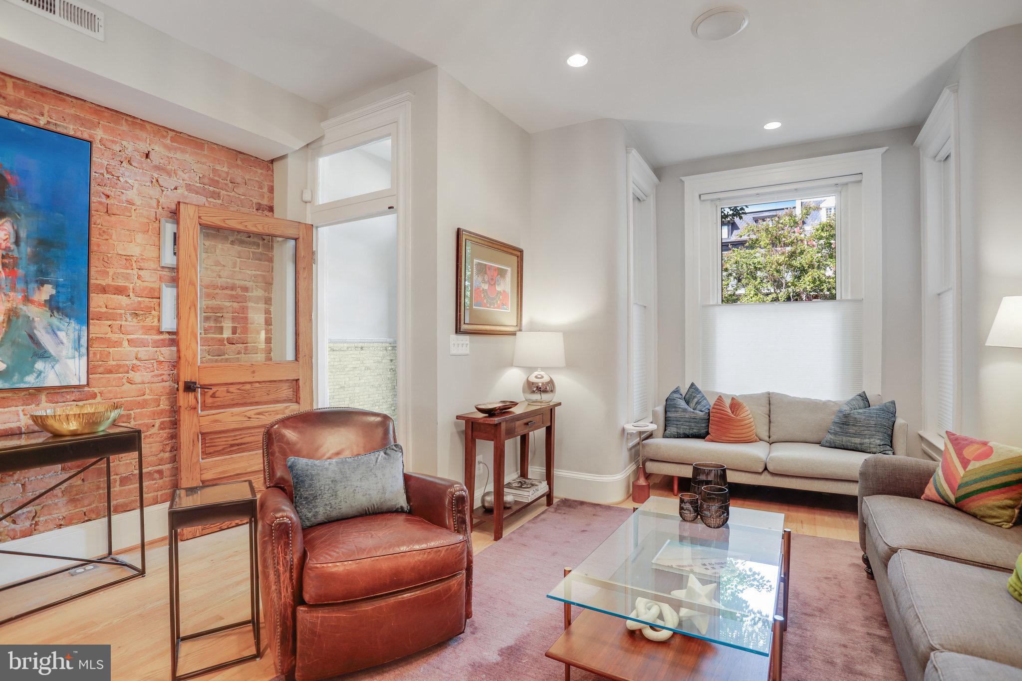 34 V STREET NW