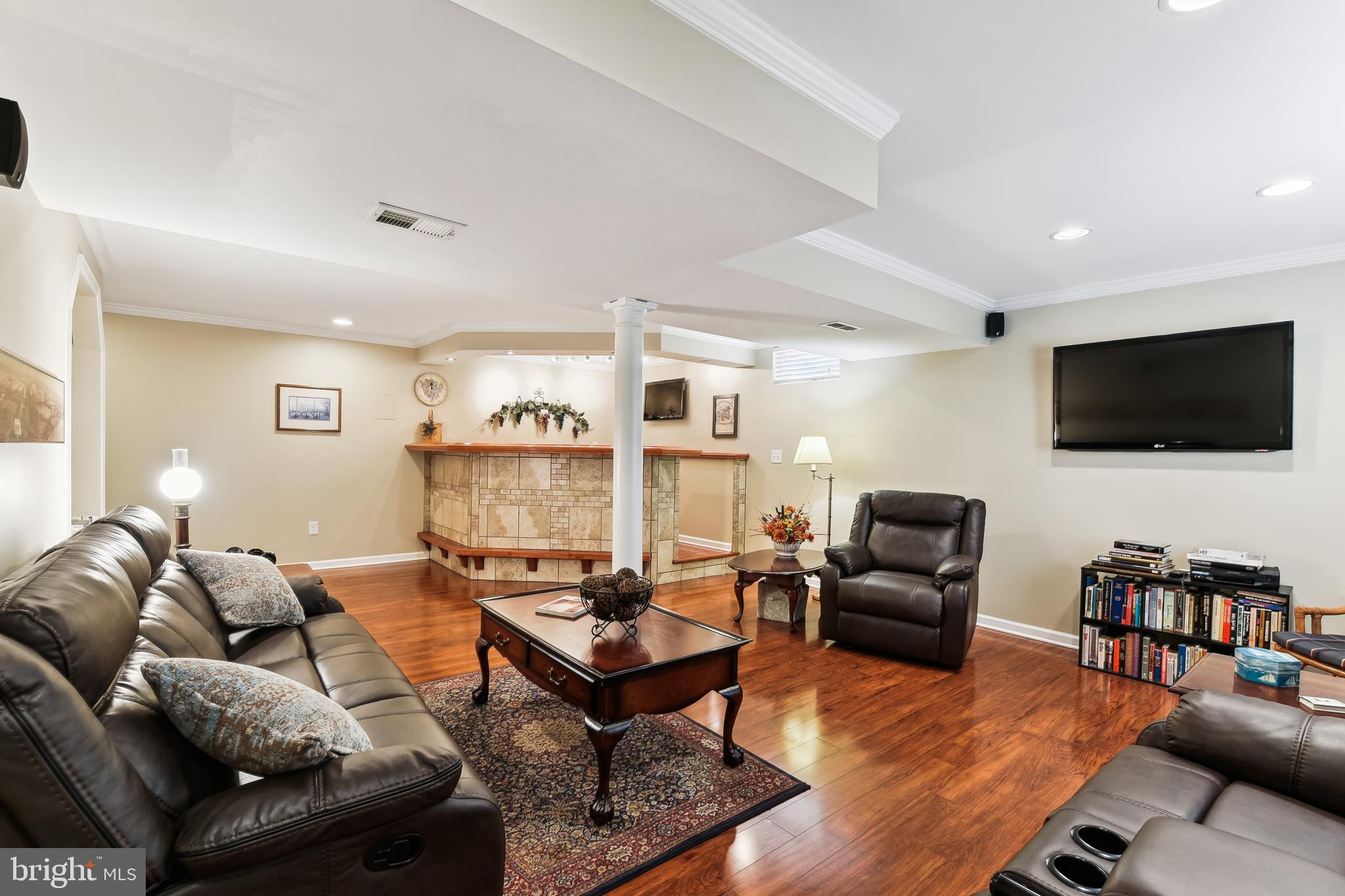 THE COURTS OF MALLORY - Residential